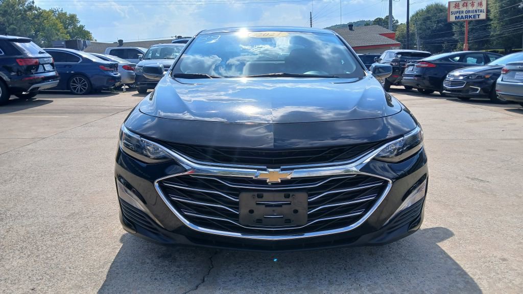 Used 2021 Chevrolet Malibu LT image 2