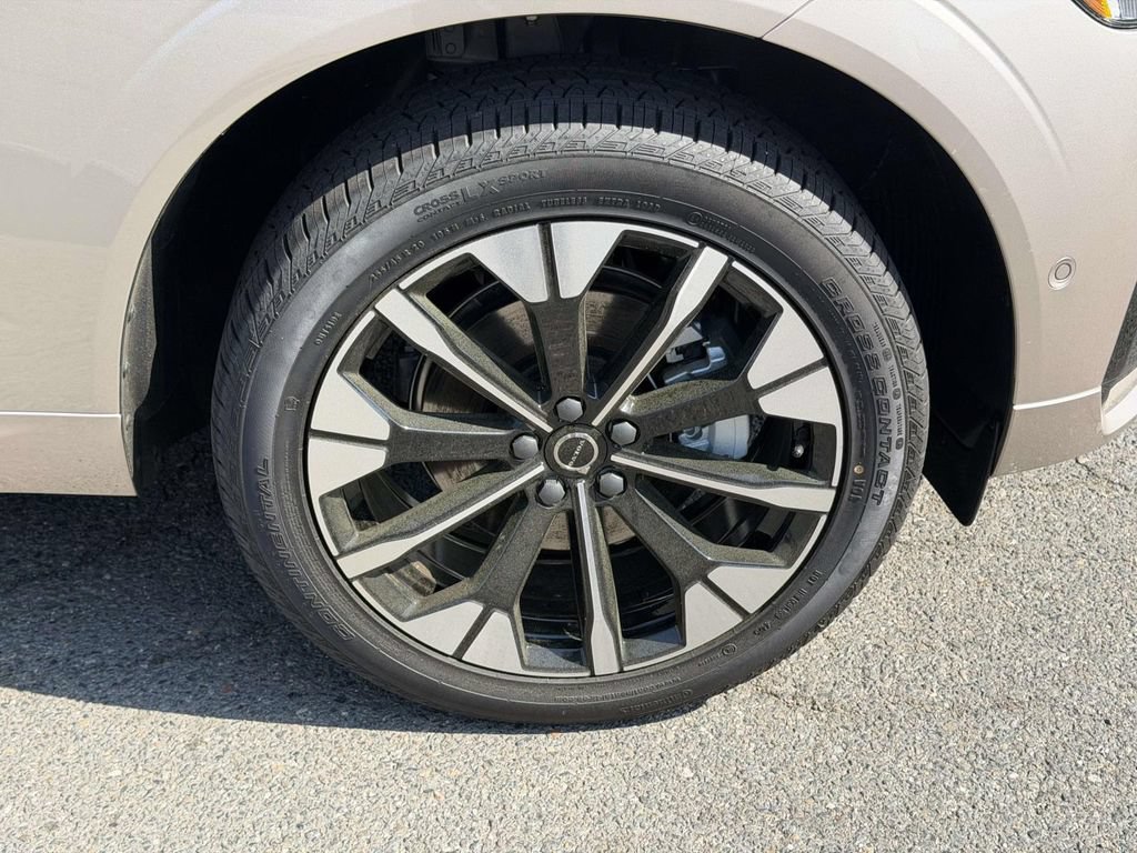 New 2026 Volvo XC60 B5 Plus w/ Climate Package AWD/4WD image 24