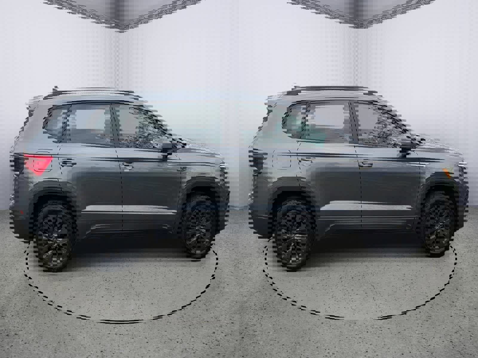 Used 2022 Volkswagen Taos S image 2