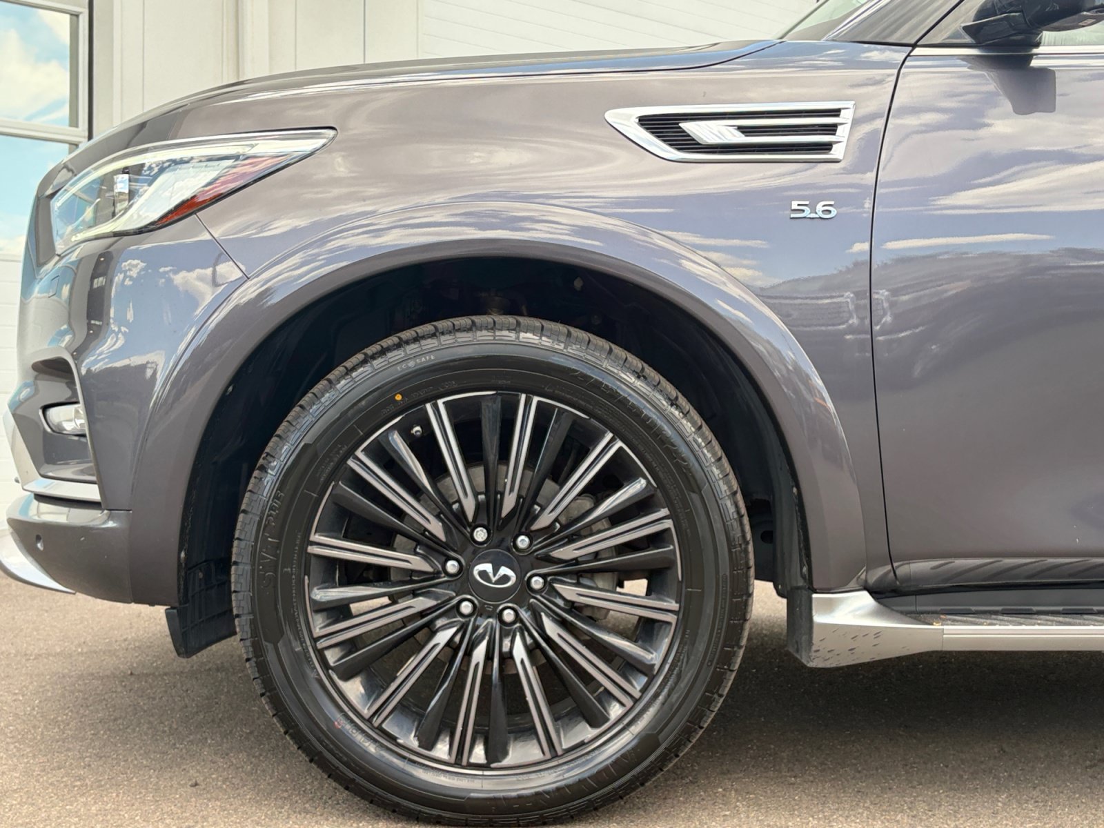 Used 2019 INFINITI QX80 Limited AWD/4WD image 9