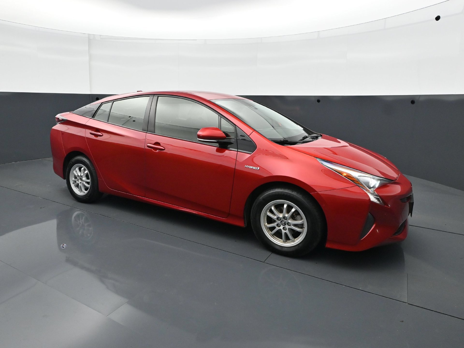 Used 2018 Toyota Prius Two w/ Prius Two Safety Plus Package FWD image 9