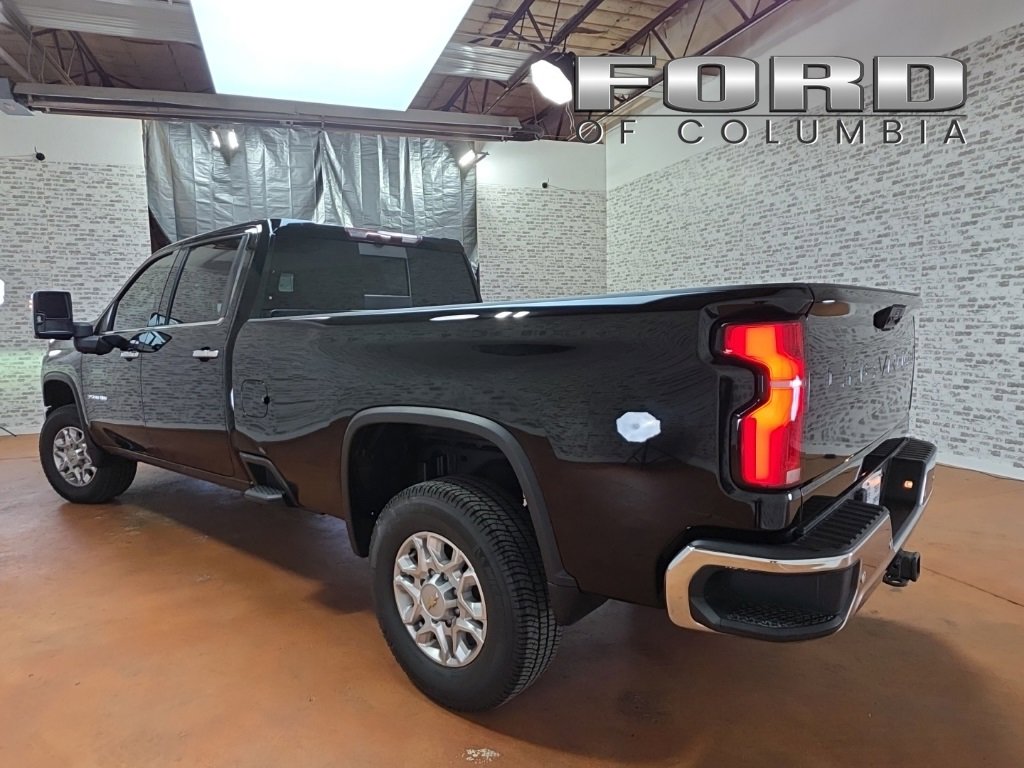 Used 2024 Chevrolet Silverado 3500 LTZ w/ LTZ Convenience Package image 6