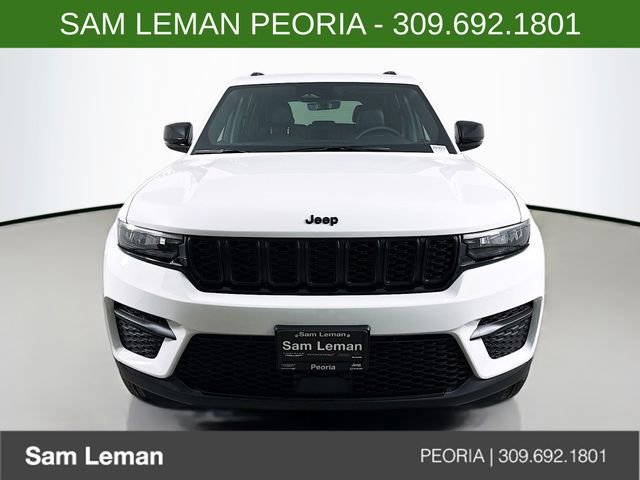 New 2025 Jeep Grand Cherokee Altitude image 2