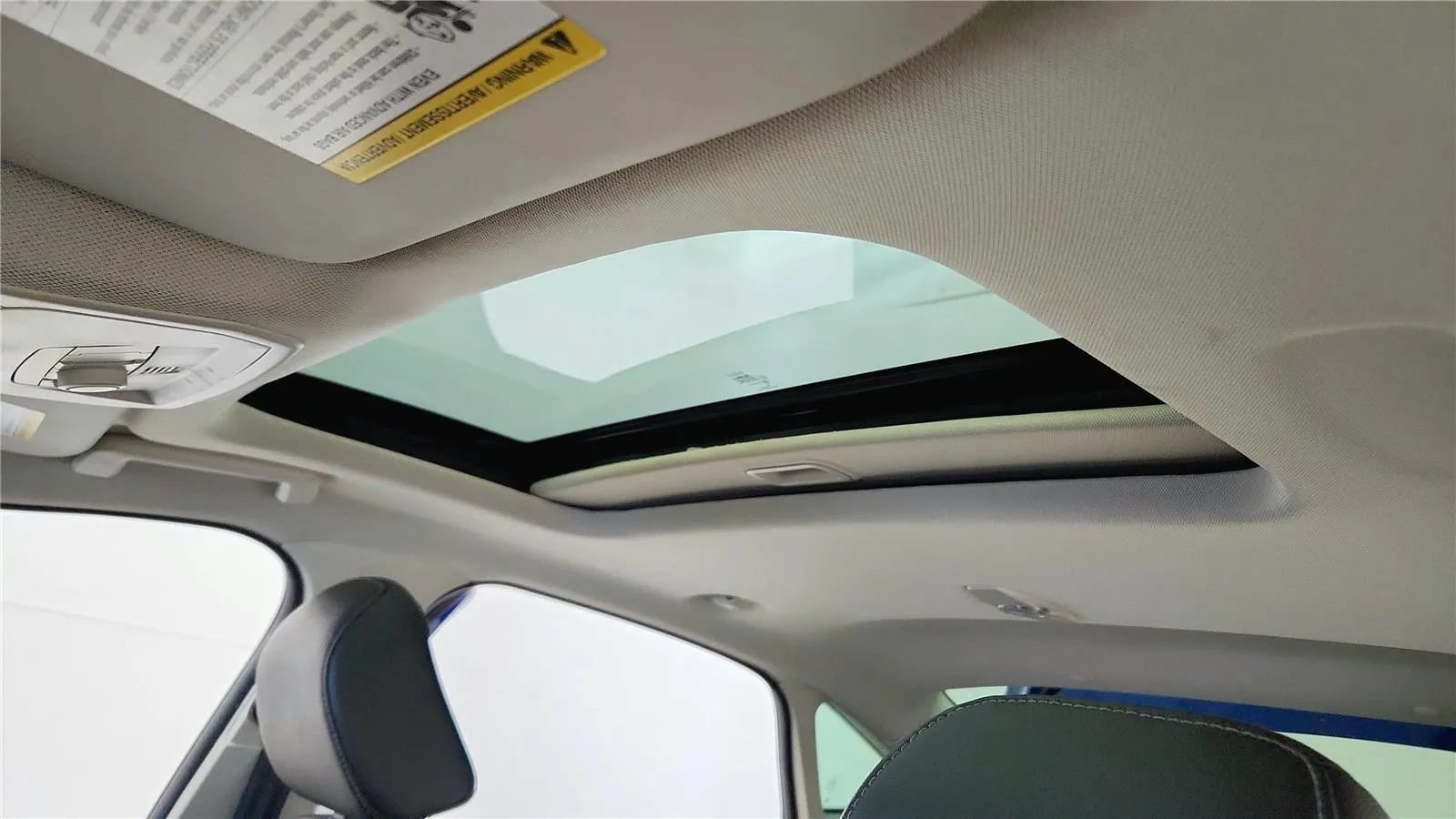 Used 2015 Ford Focus Titanium FWD image 28