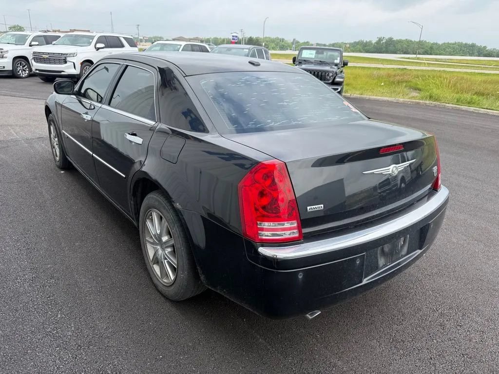 Used 2009 Chrysler 300 C w/ Luxury Group II AWD/4WD image 6