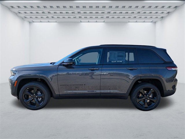 New 2025 Jeep Grand Cherokee Altitude image 7