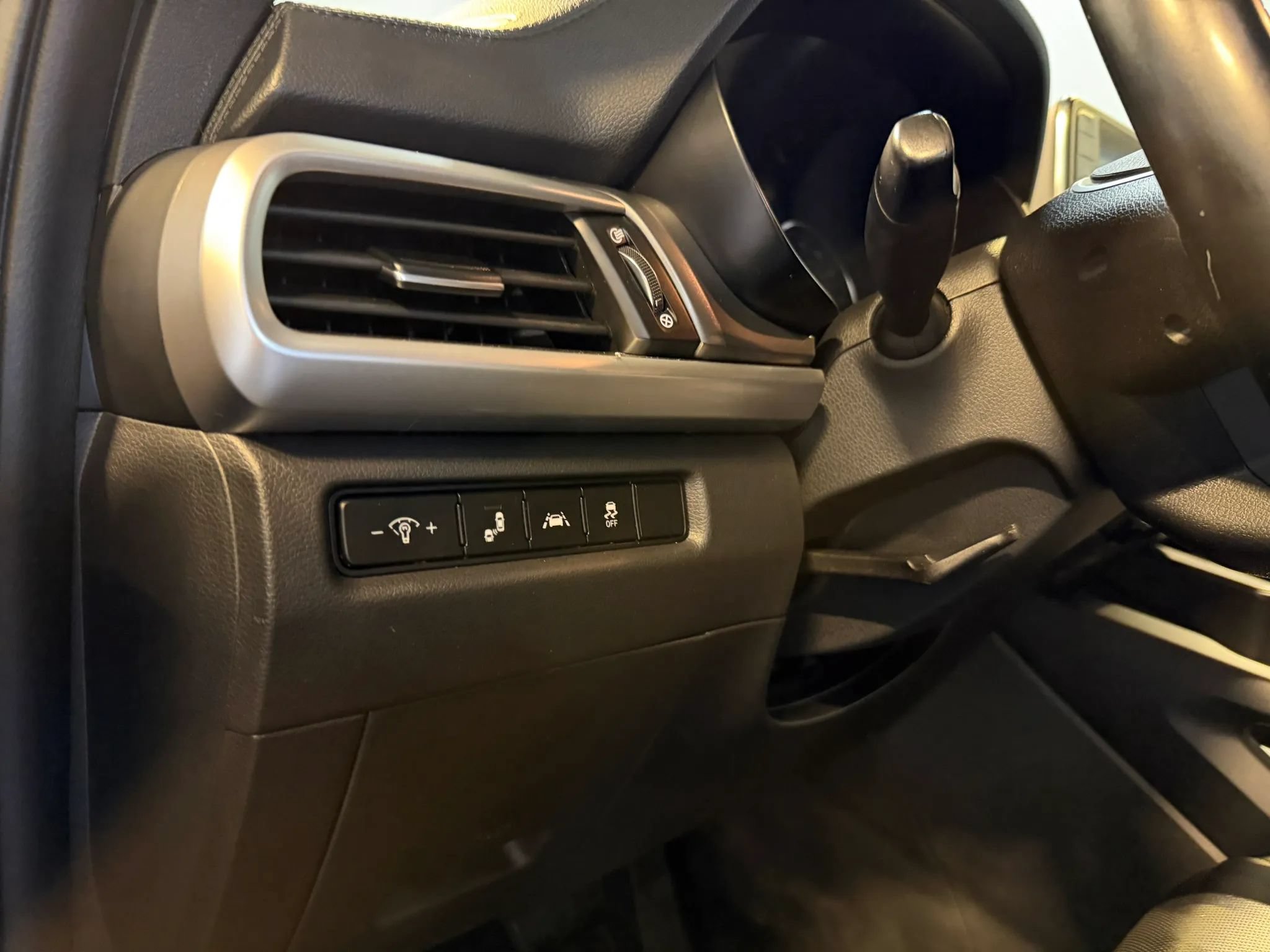Used 2020 Kia Telluride LX AWD/4WD image 11