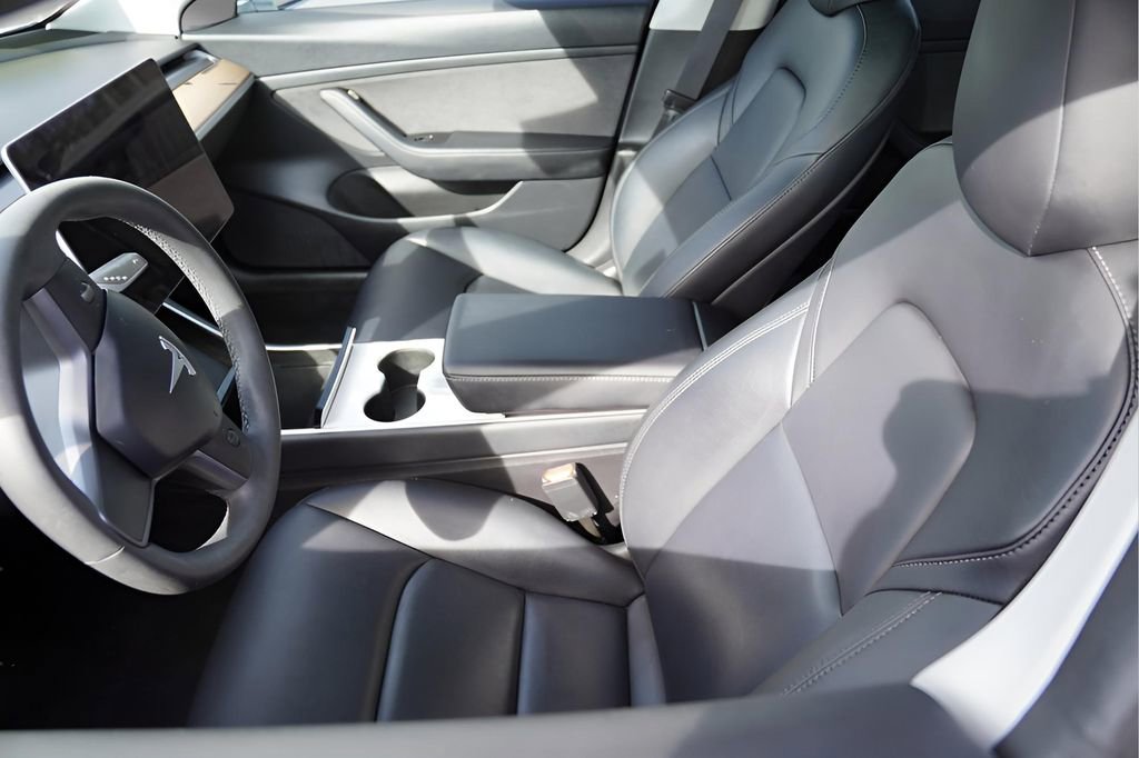 Used 2020 Tesla Model 3 Standard Range image 10