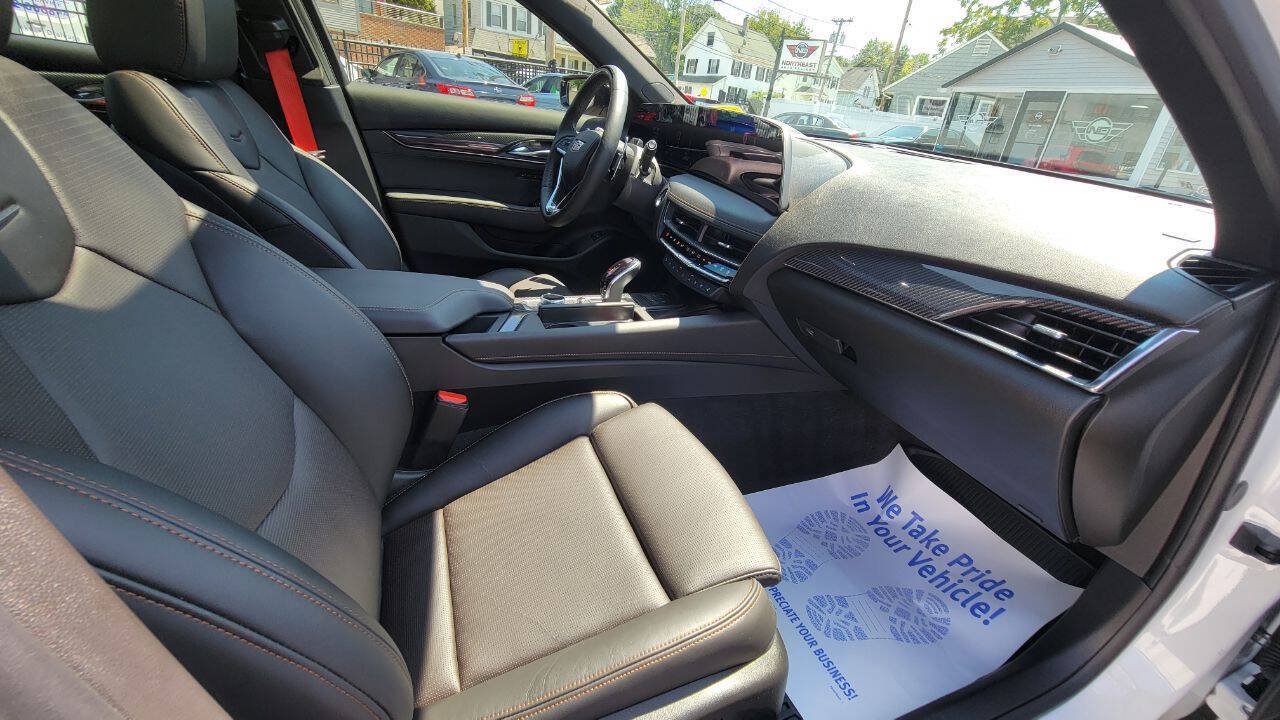 Used 2026 Cadillac CT5 V w/ LPO, ONYX Package AWD/4WD image 19