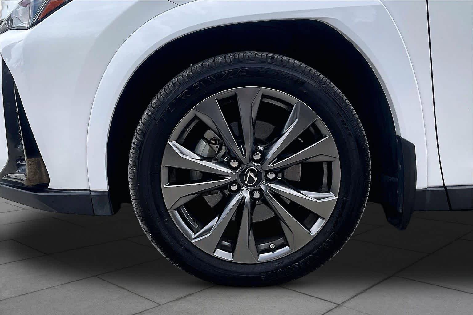 Used 2022 Lexus UX 200 F Sport w/ Accessory Package (Z2) FWD image 11