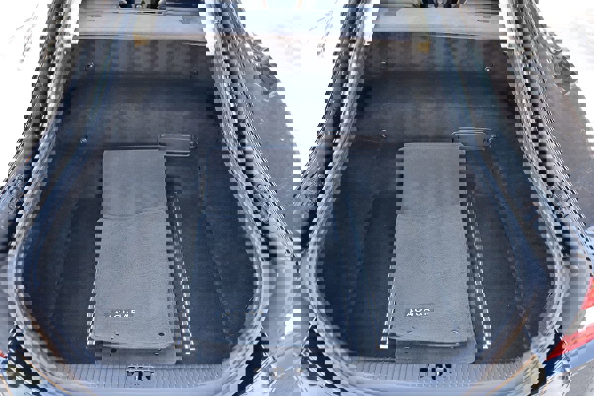 Used 2011 Jaguar XK Coupe image 43