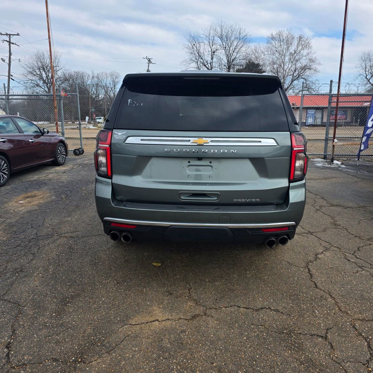 Used 2023 Chevrolet Suburban Premier RWD image 4