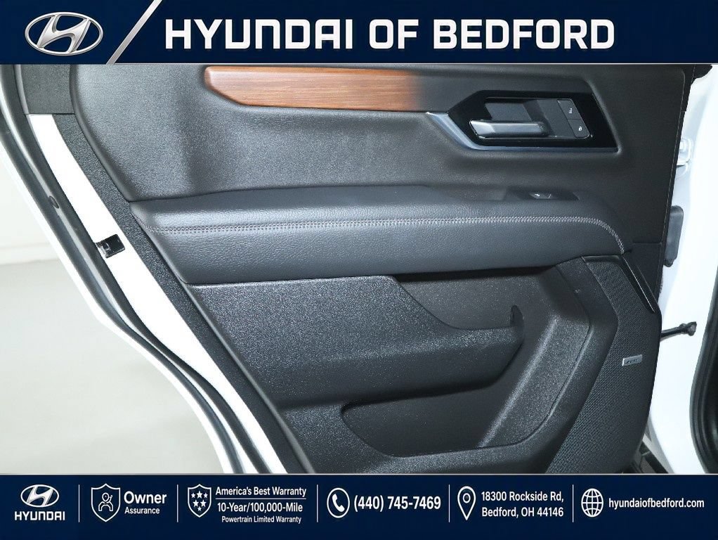 Used 2025 GMC Yukon Denali AWD/4WD image 19