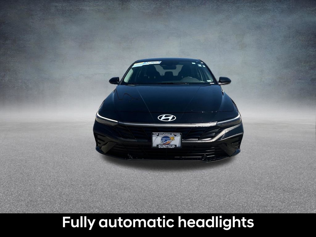 Certified 2025 Hyundai Elantra Hybrid FWD image 9