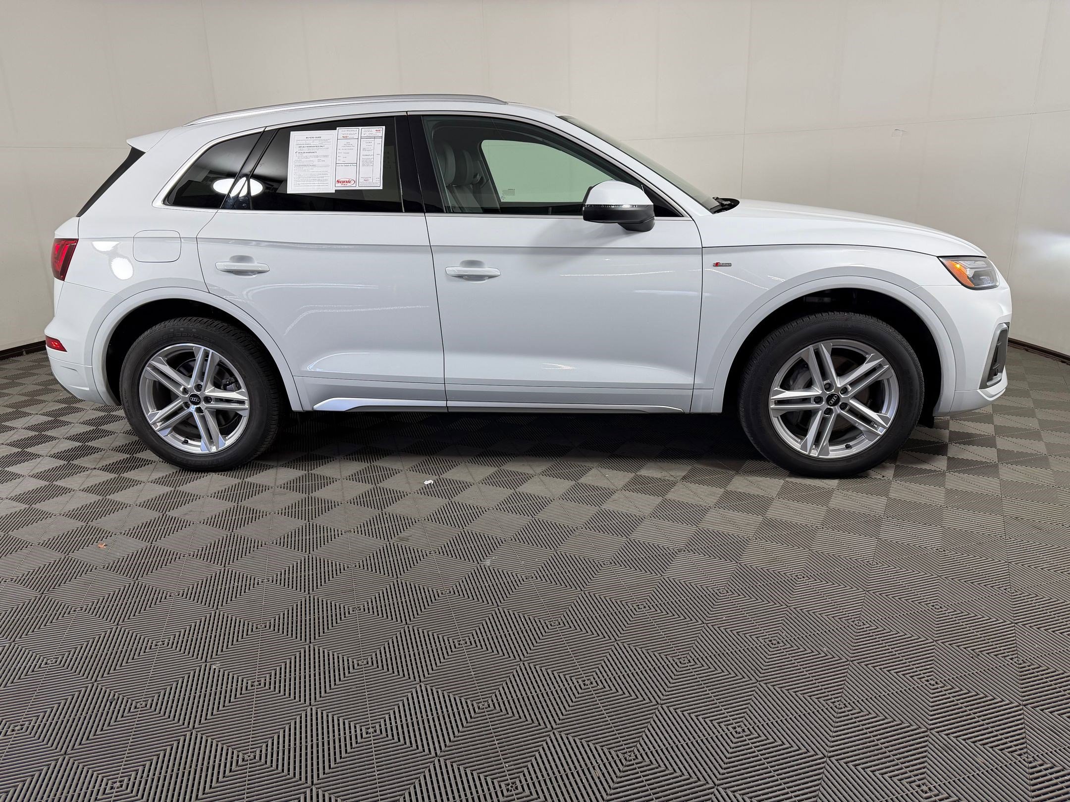 Certified 2023 Audi Q5 e Premium Plus w/ Premium Plus Package AWD/4WD image 8