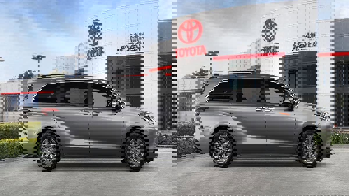 New 2026 Toyota Sienna XLE image 12