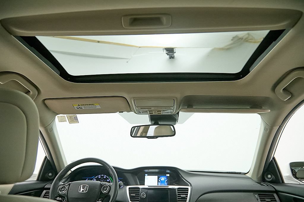Used 2015 Honda Accord Touring image 21