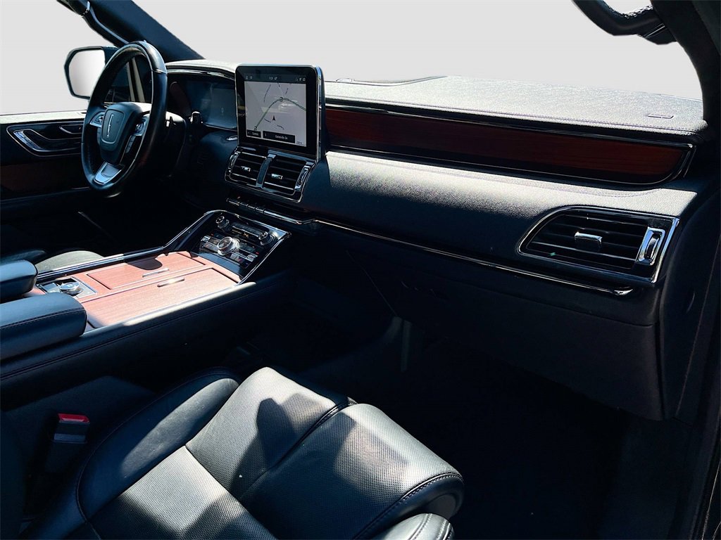 Used 2021 Lincoln Navigator Reserve image 27