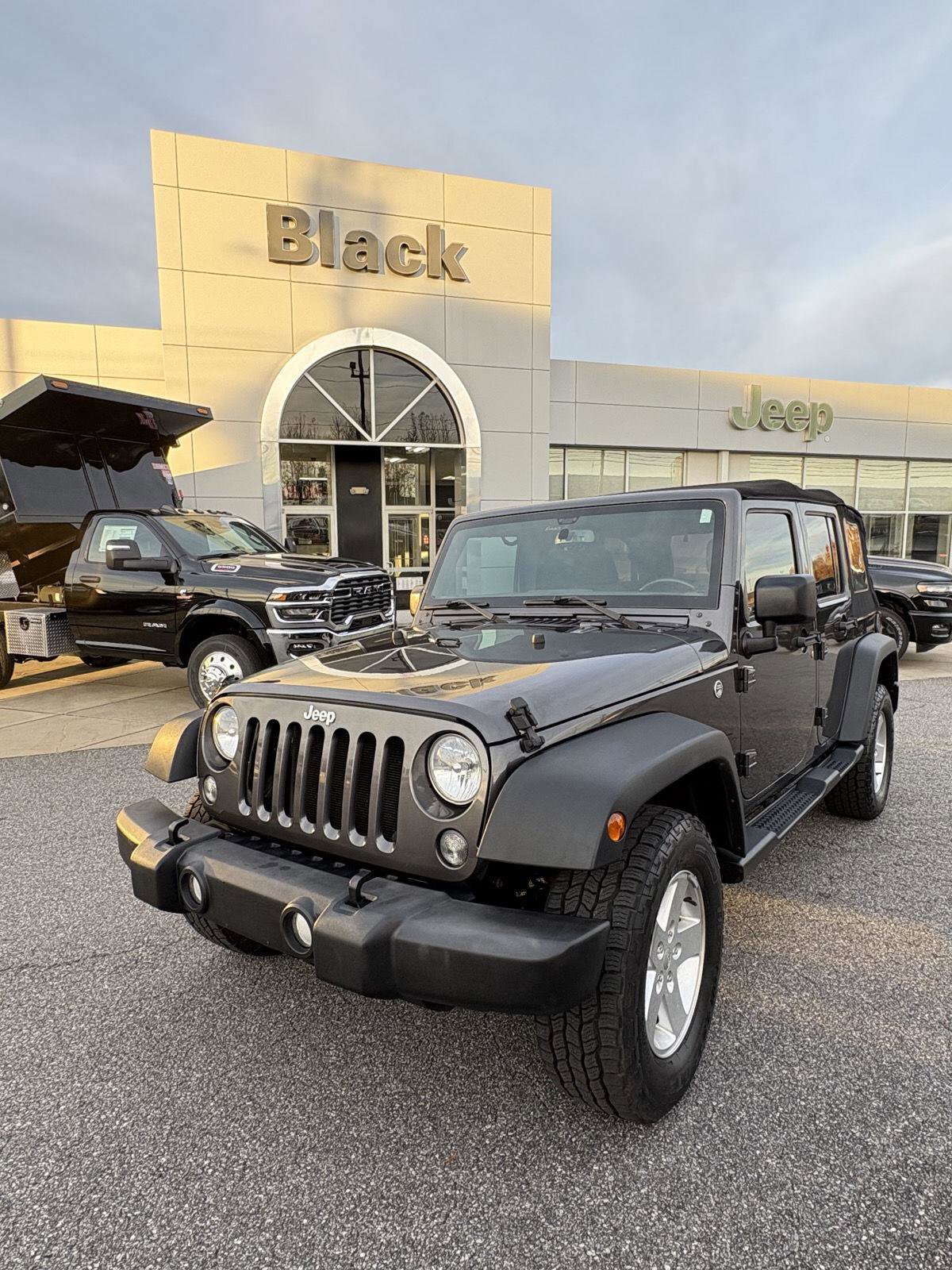 Used 2018 Jeep Wrangler Unlimited Sport S image 6
