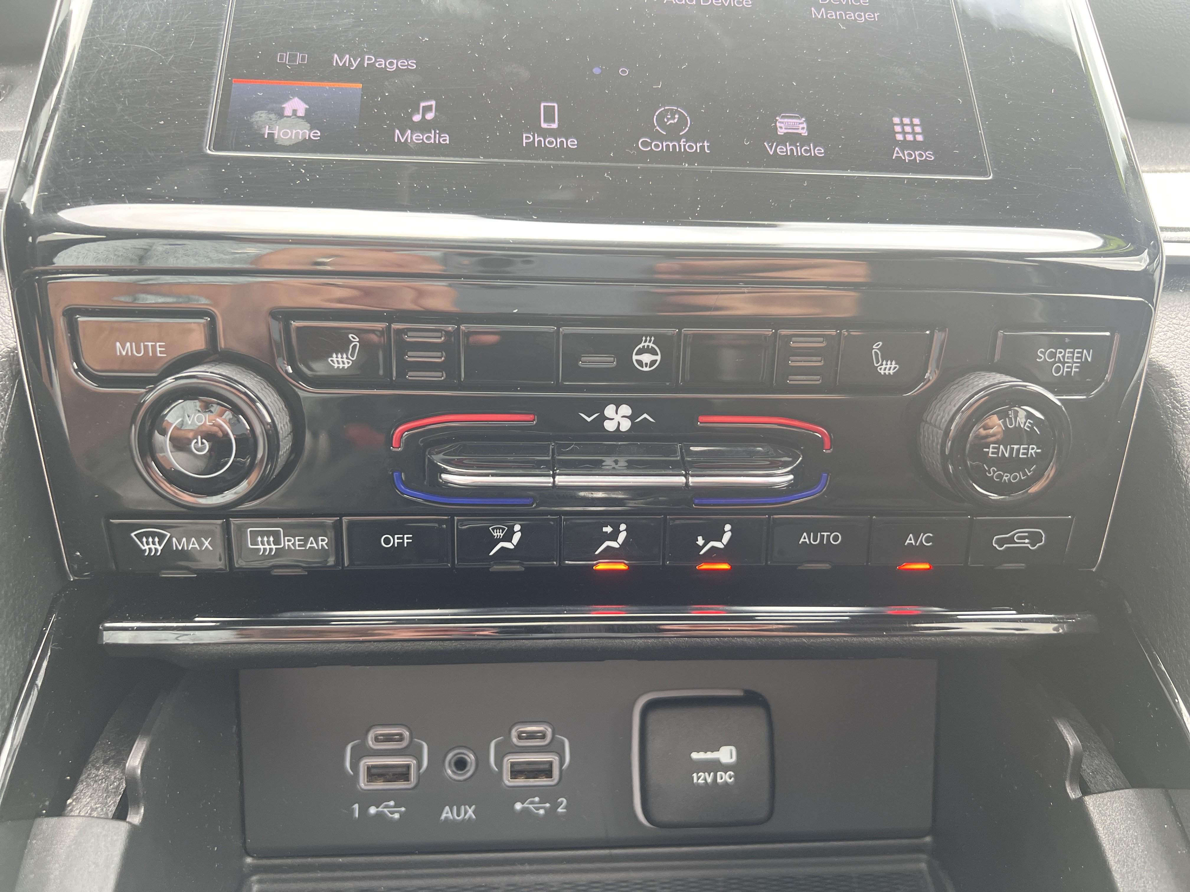Used 2023 Jeep Grand Cherokee Altitude AWD/4WD image 27