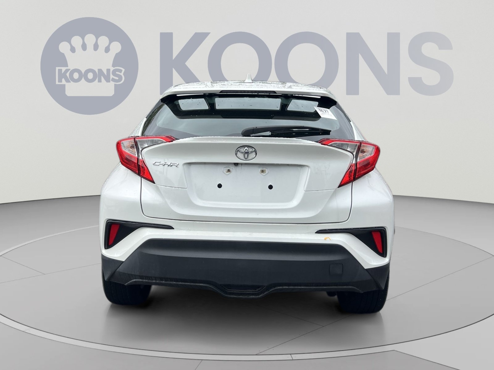 Used 2019 Toyota C-HR XLE FWD image 5