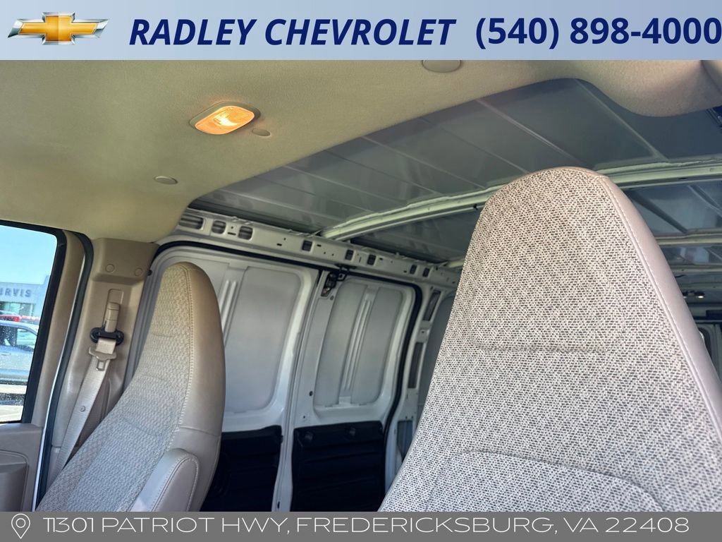 Used 2022 Chevrolet Express 2500 Extended image 2