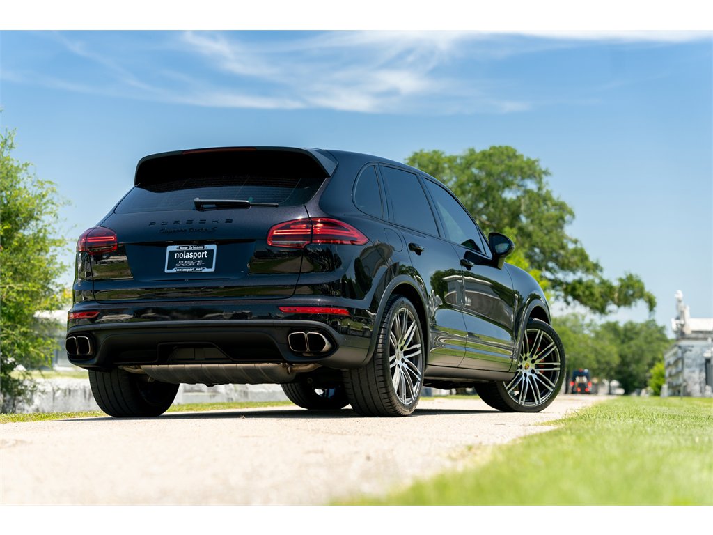 Used 2017 Porsche Cayenne image 3