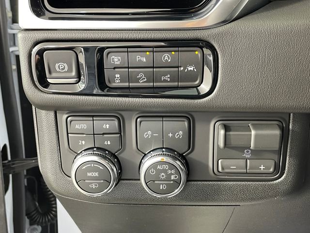 New 2026 GMC Yukon XL Denali w/ Denali Reserve Package AWD/4WD image 11