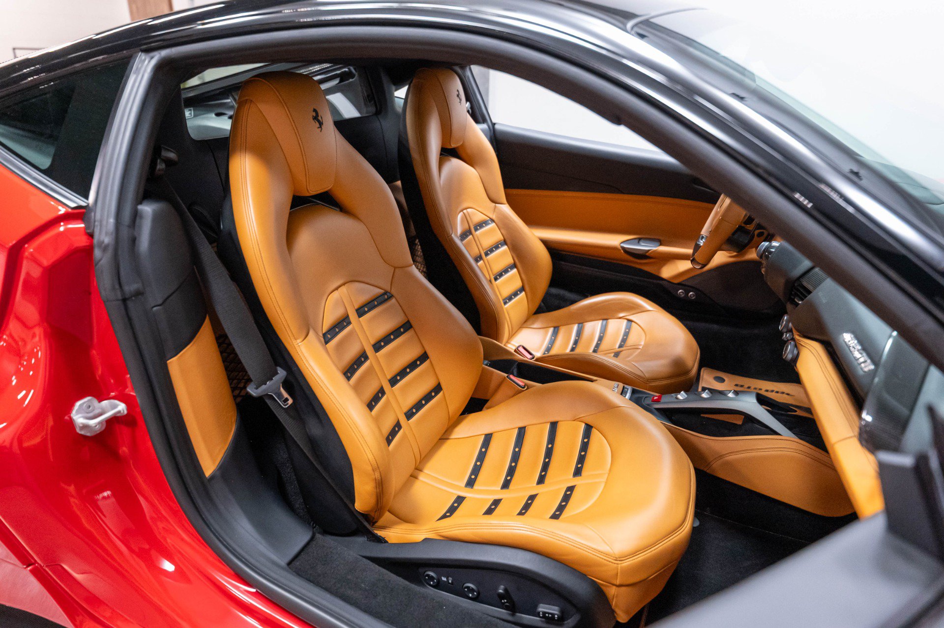 Used 2016 Ferrari 488 GTB RWD image 37