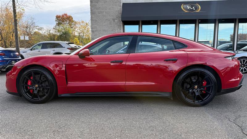 Used 2022 Porsche Taycan GTS image 2