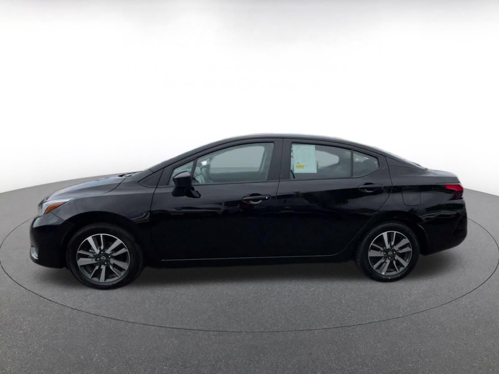 Used 2025 Nissan Versa SV FWD image 8