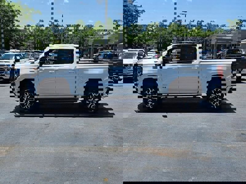Used 2024 GMC Sierra 1500 AT4 w/ AT4 Preferred Package image 5
