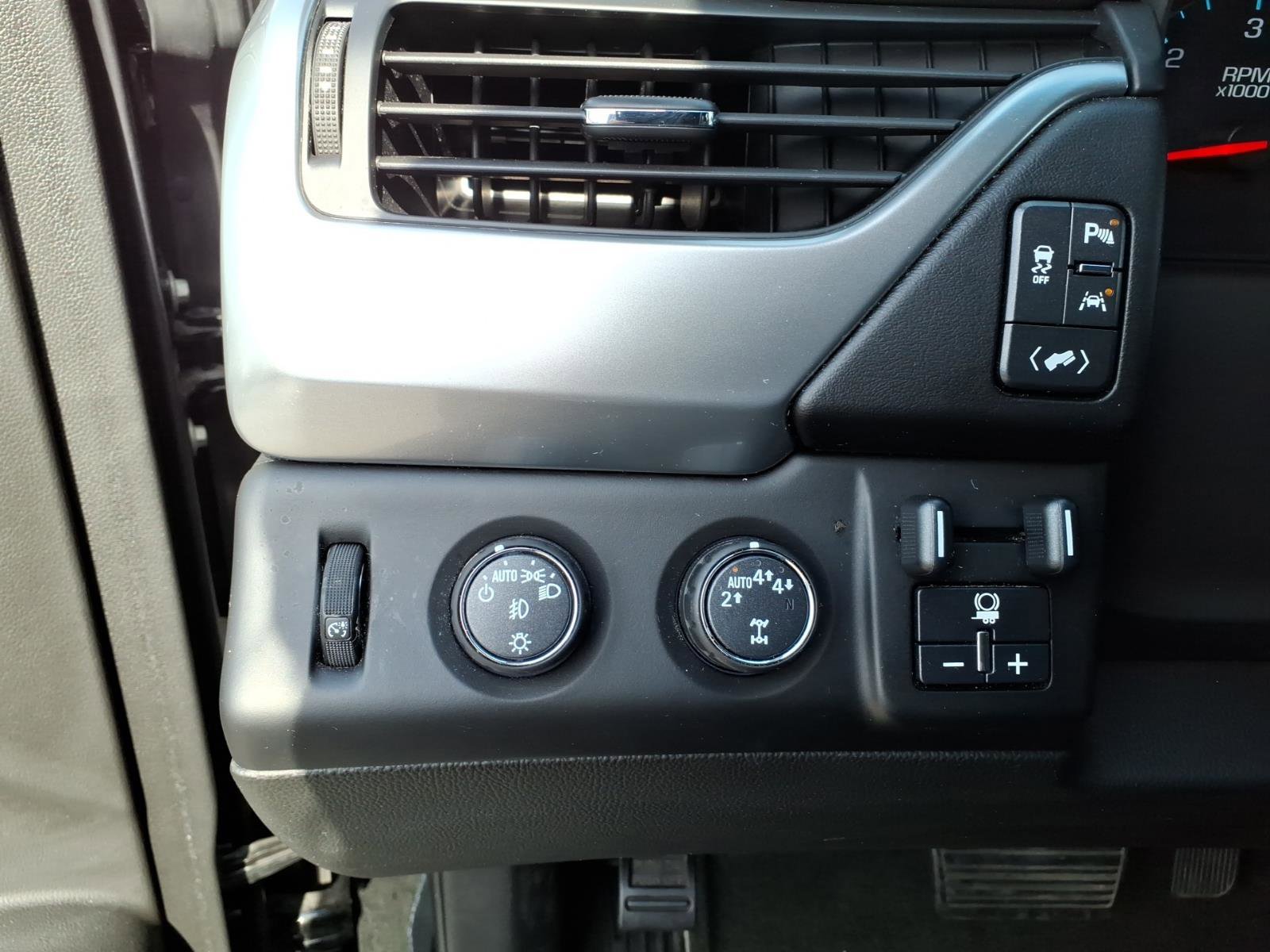 Used 2017 Chevrolet Tahoe Premier AWD/4WD image 15