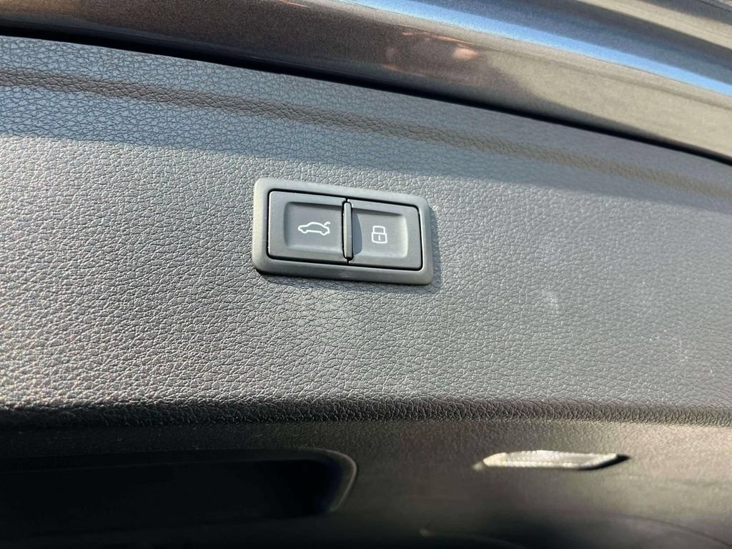 Used 2022 Audi Q5 2.0T Premium Plus AWD/4WD image 18