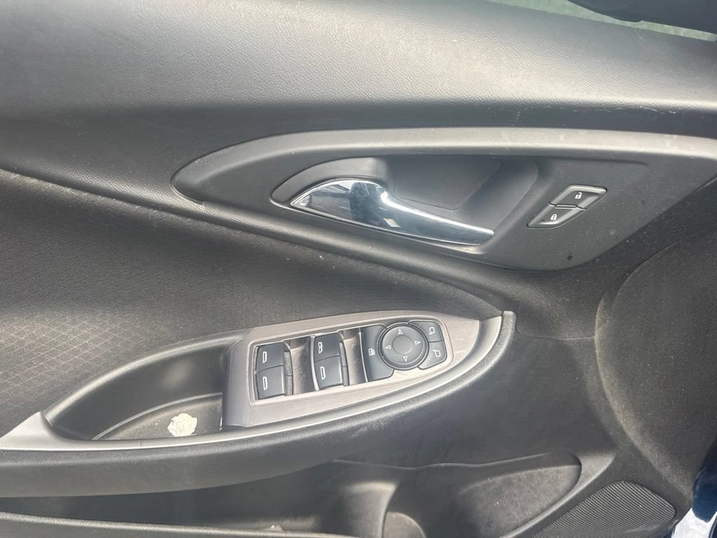 Used 2022 Chevrolet Malibu LT FWD image 16