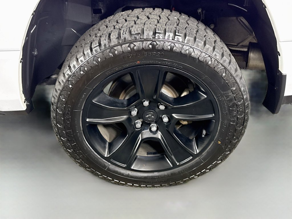 Used 2024 RAM 1500 Big Horn AWD/4WD image 34