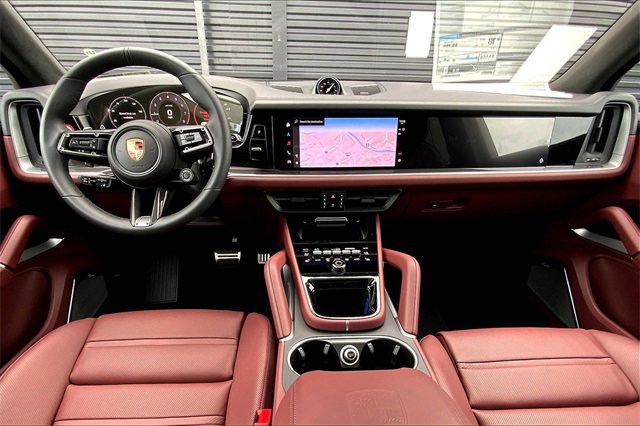 New 2025 Porsche Cayenne GTS image 6
