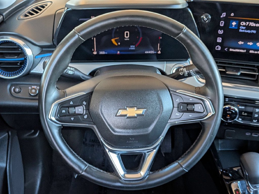Used 2025 Chevrolet Trax LT w/ LT Convenience Package FWD image 19