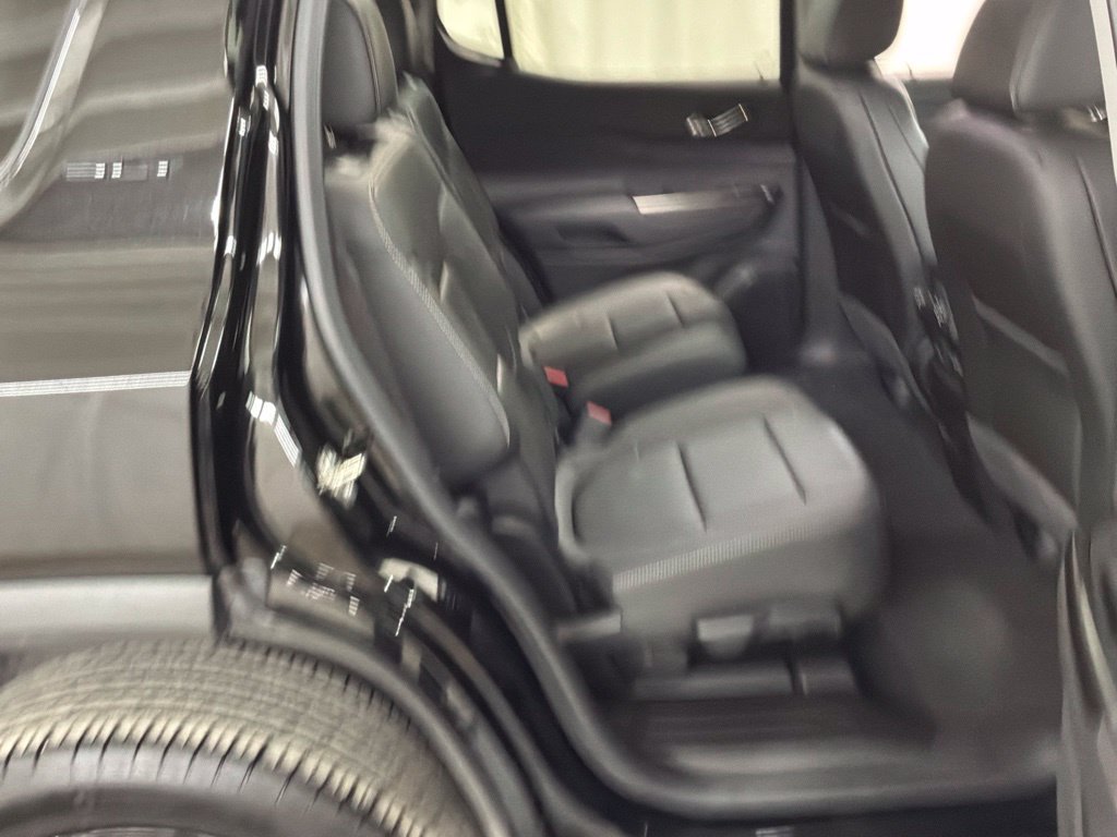 Used 2023 GMC Acadia SLT w/ Elevation Edition FWD image 26