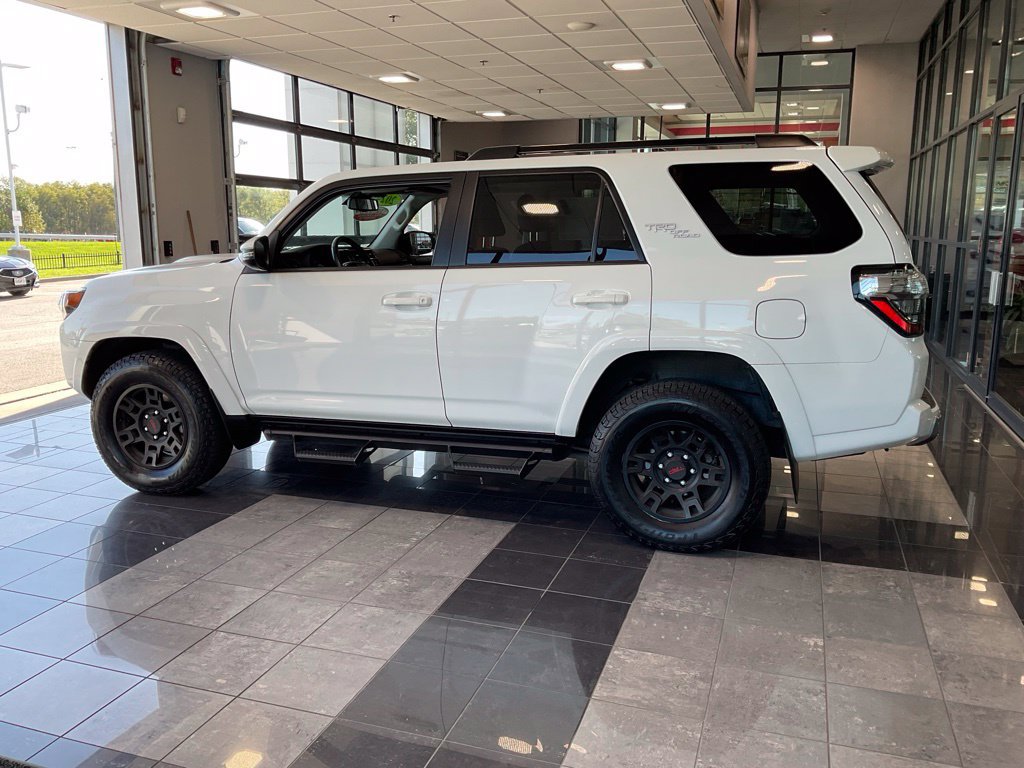 Certified 2024 Toyota 4Runner TRD Off-Road Premium w/ Moonroof Package AWD/4WD image 4