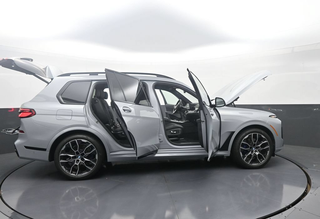 Used 2026 BMW X7 xDrive40i w/ M Sport Package AWD/4WD image 46