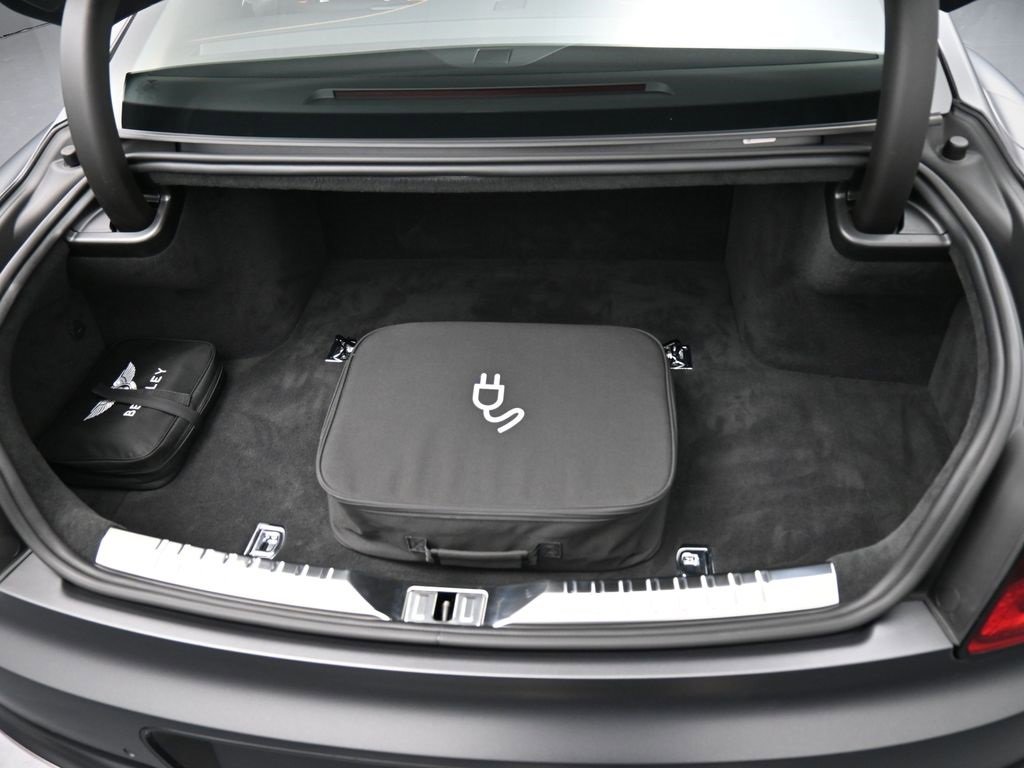 Used 2025 Bentley Flying Spur Plug-In Hybrid image 37
