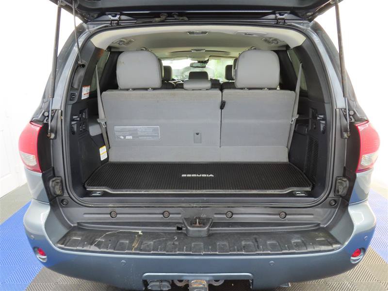 Used 2019 Toyota Sequoia Limited w/ Safety & Convenience Package AWD/4WD image 12