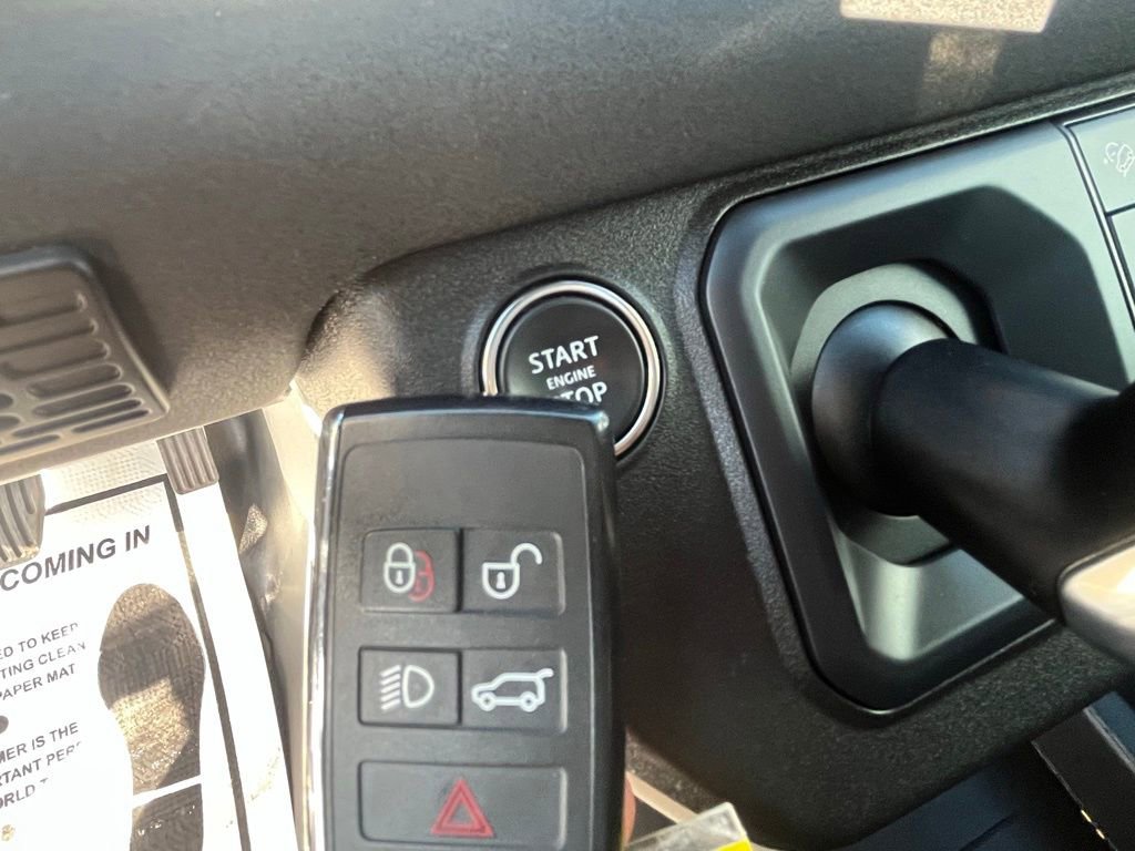 Used 2023 Land Rover Defender 110 SE image 46