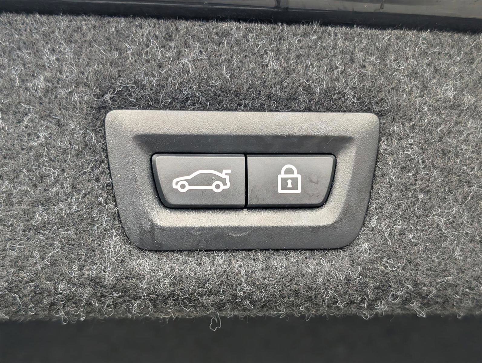 Used 2022 BMW 530i xDrive w/ Premium Package image 14