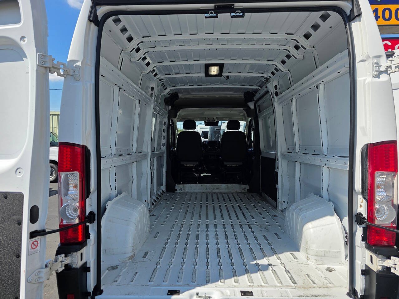 Used 2025 RAM ProMaster 3500 w/ Convenience Group FWD image 11