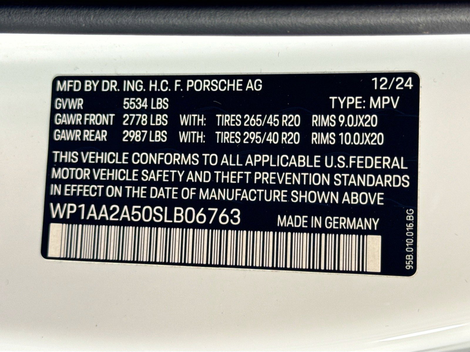 Used 2025 Porsche Macan Turbo image 27