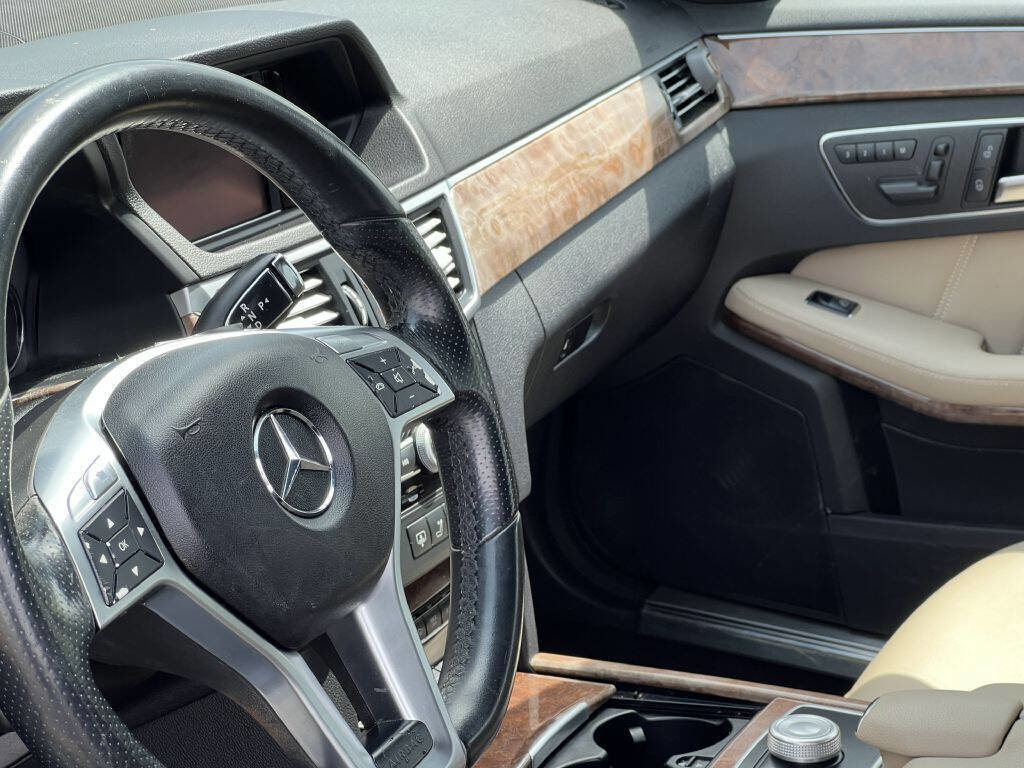 Used 2012 Mercedes-Benz E 350 Sedan image 17