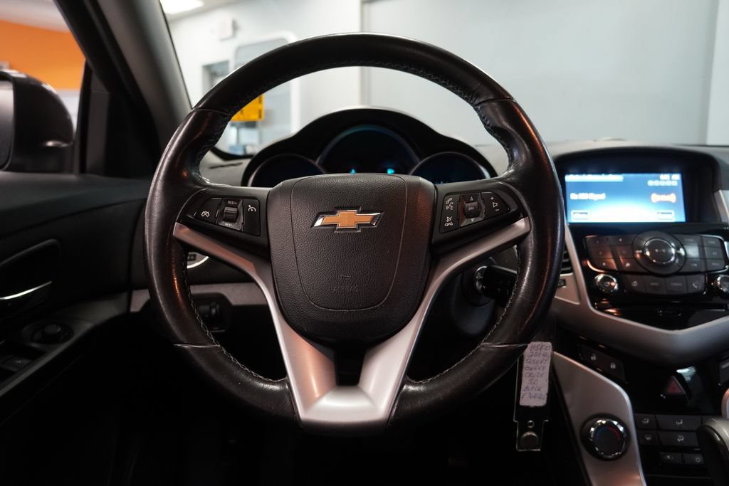 Used 2014 Chevrolet Cruze LT FWD image 17