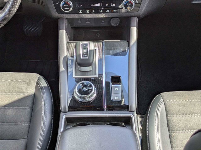 Used 2024 Mitsubishi Outlander FWD image 21